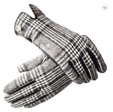 Retro Vintage Fashion
Plaid Gloves